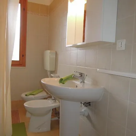 Cozy Flat With Private Garden Next To The Sea * Бибионе