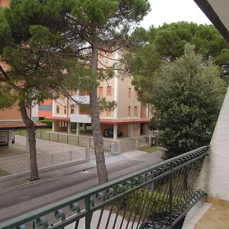 Cozy Flat With Private Garden Next To The Sea Апартаменты *