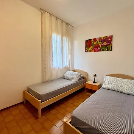Cozy Flat With Private Garden Next To The Sea