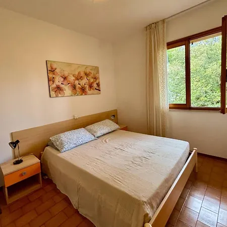 Cozy Flat With Private Garden Next To The Sea דירה ביביונה