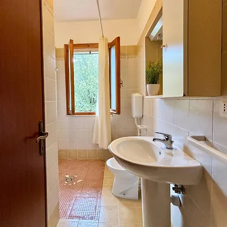 דירה Cozy Flat With Private Garden Next To The Sea ביביונה