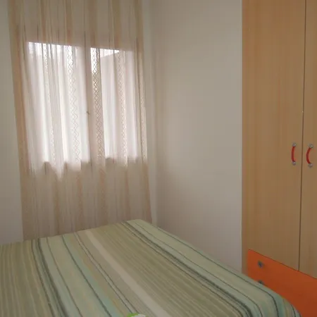 דירה Cozy Flat With Private Garden Next To The Sea ביביונה