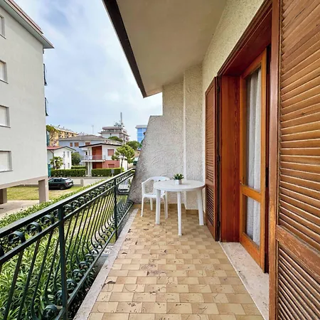 דירה Cozy Flat With Private Garden Next To The Sea *