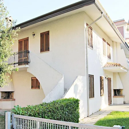 Cozy Flat With Private Garden Next To The Sea * ביביונה