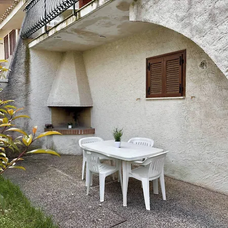 דירה Cozy Flat With Private Garden Next To The Sea *