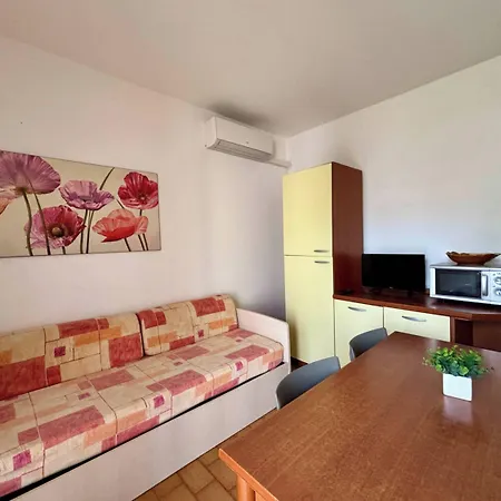 Cozy Flat With Private Garden Next To The Sea